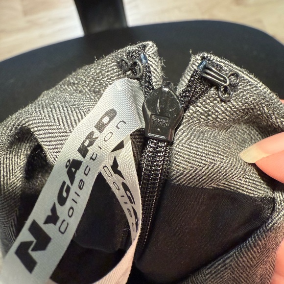 Nygard Collection Elegant Black and Gray Striped Skirt. 6P - Picture 11 of 11